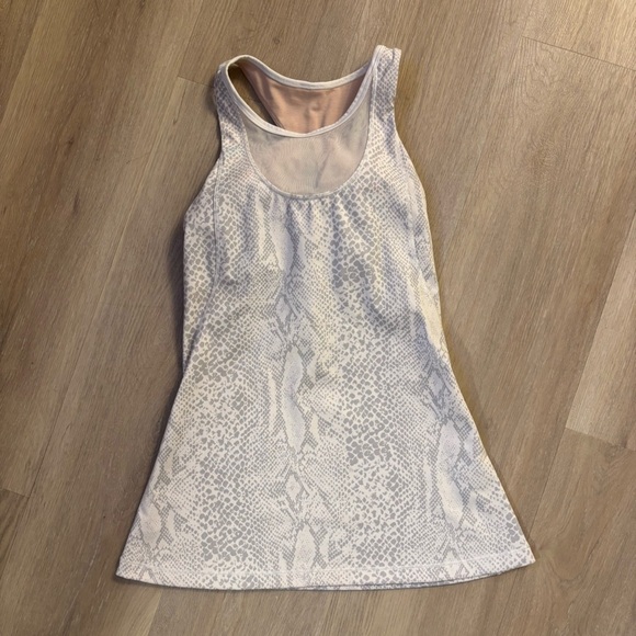 Lululemon Mesh With Me Tank Racer Back Built In Bra White Desert Snake - Picture 2 of 10